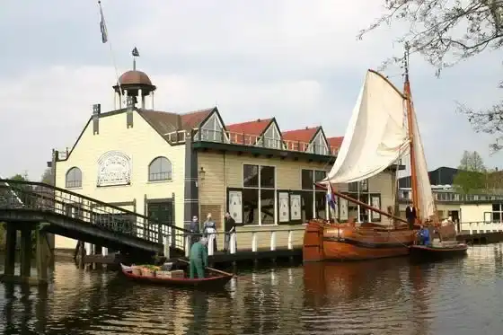 Museum Broekerveiling vanaf voorkant